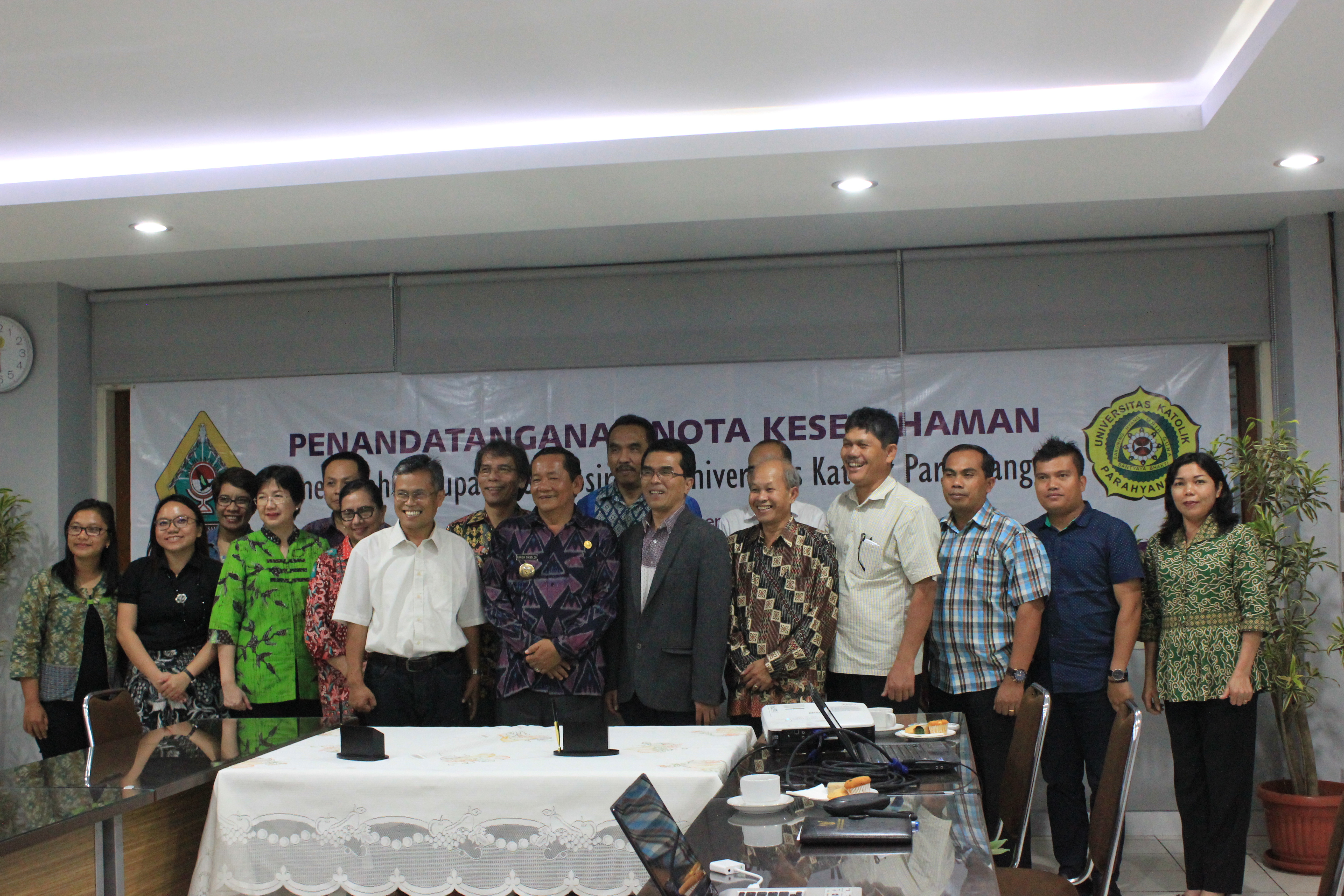 The Signing of MOU between Unpar and the Governor of Kabupaten Samosir Sumatera Utara (9/9/2016)